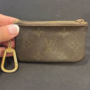 Louis Vuitton Monogram Key Pouch / Mini Coin Case with Carabiner – Vintage